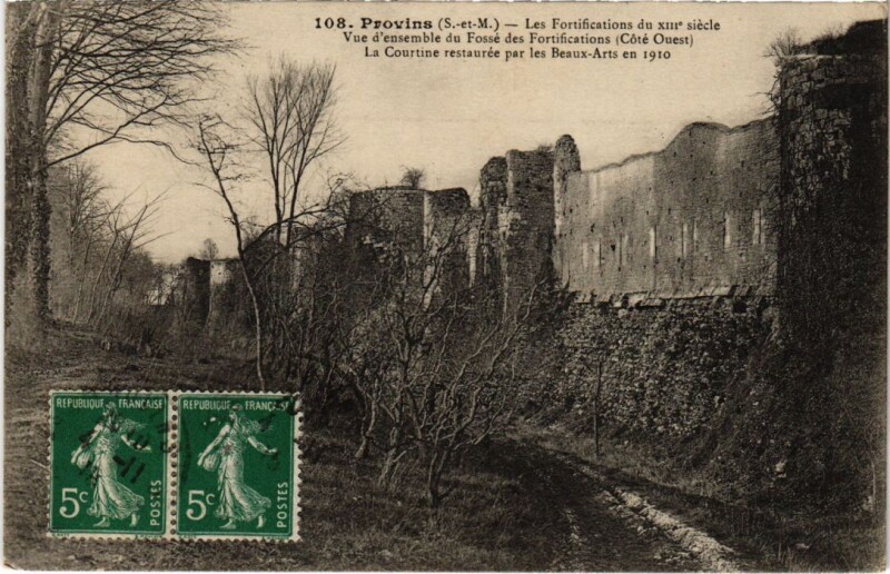 Carte postale ancienne Provins Les Fortifications à Provins