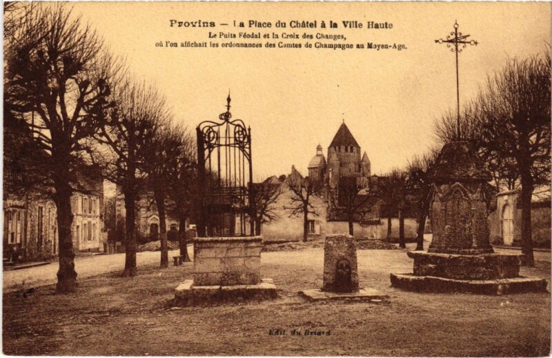 Carte postale ancienne Provins Place du Chatel à Provins