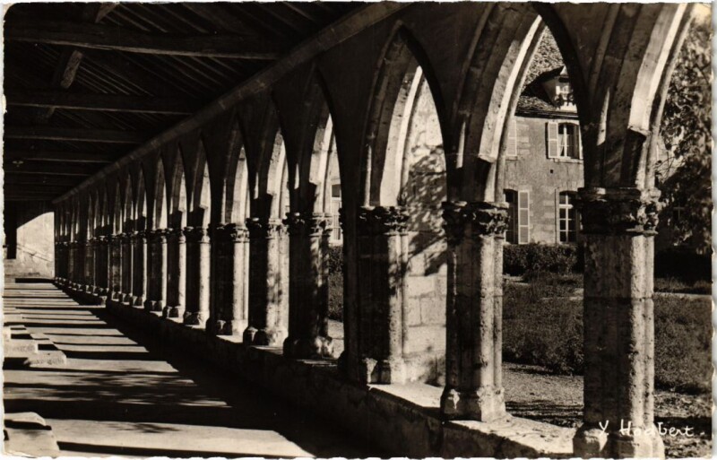 Carte postale ancienne Provins Hopital General Monastere des Cordelieres à Provins