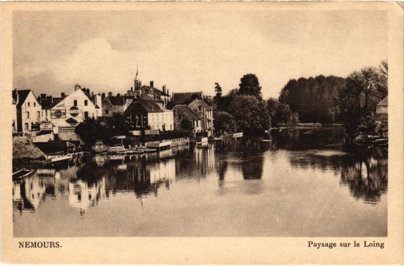 Carte postale ancienne Nemours Paysage sur le Loing à Nemours