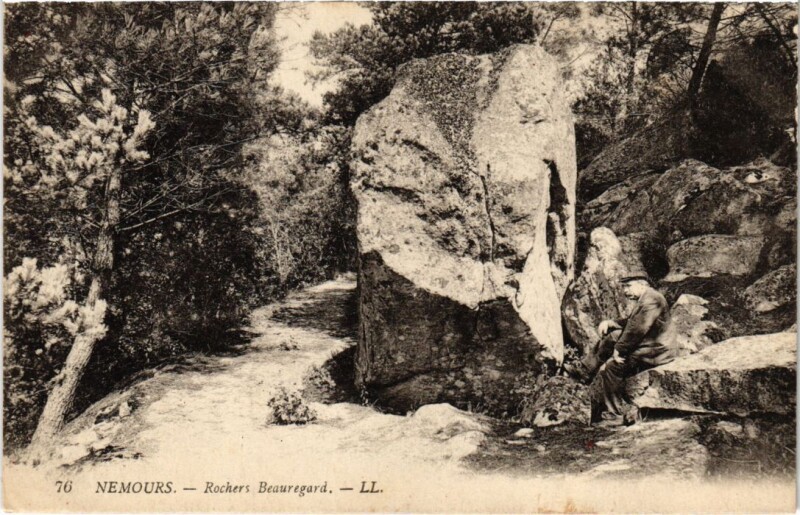 Carte postale ancienne Nemours Rochers Beauregard à Nemours