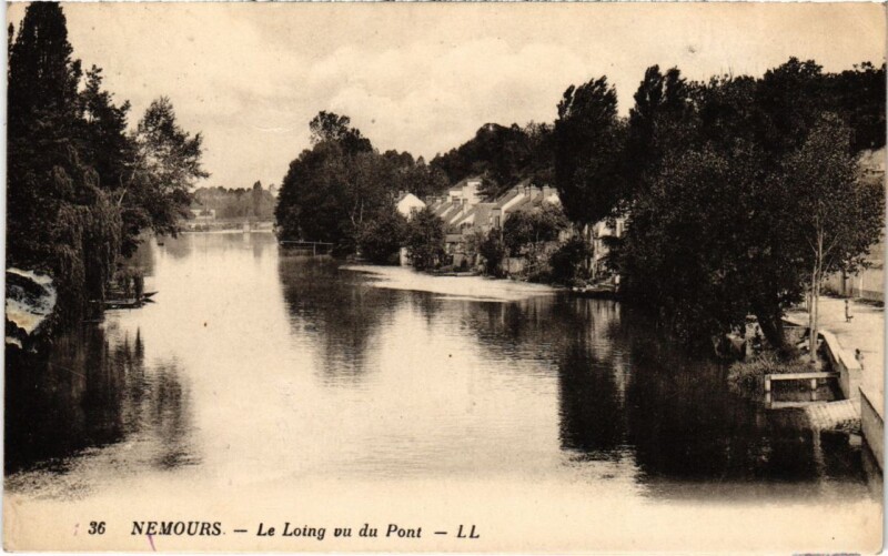 Carte postale ancienne Nemours Le Loing vu du Pont à Nemours