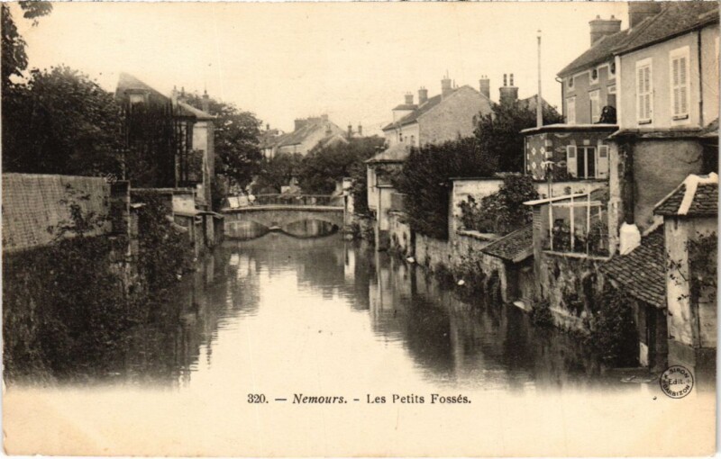 Carte postale ancienne Nemours Les Petits Fosses à Nemours