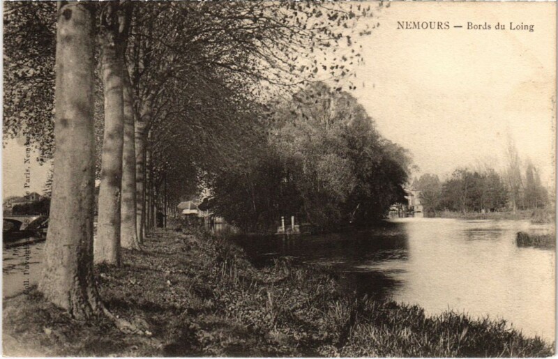 Carte postale ancienne Nemours Bords du Loing à Nemours