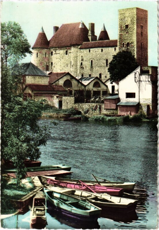 Carte postale ancienne Nemours Le Chateau à Nemours
