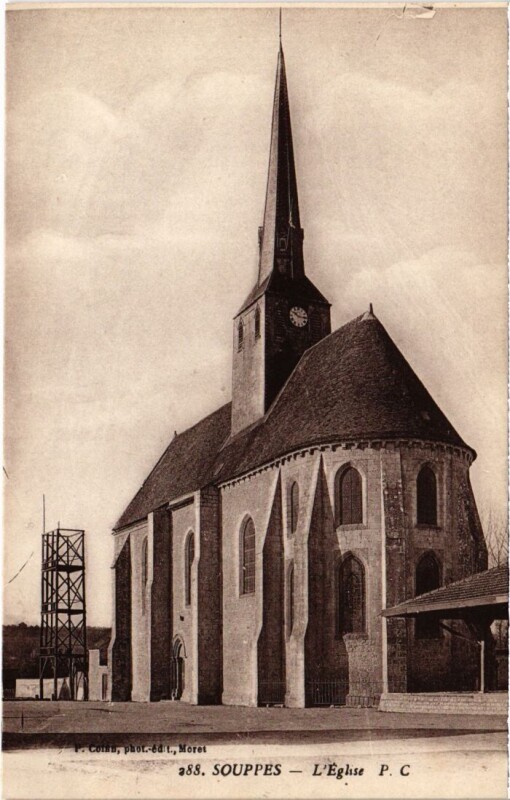 Carte postale ancienne Souppes sur Loing Eglise à Souppes-sur-Loing