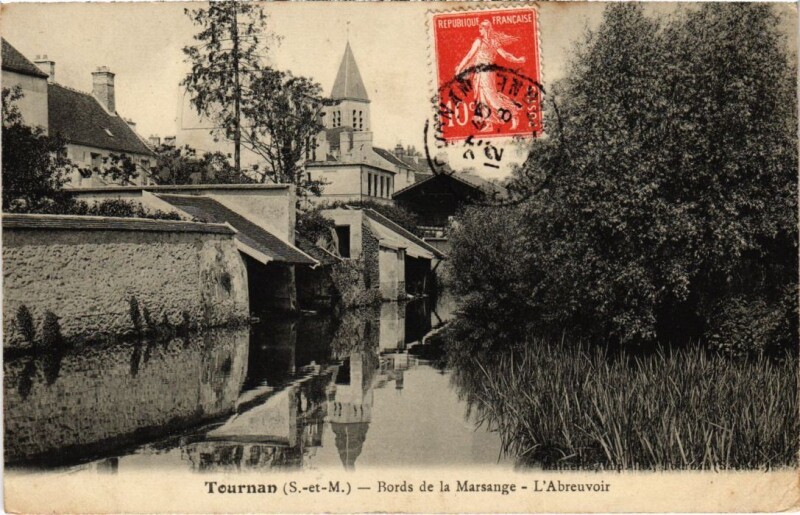 Carte postale ancienne Tournan-en-Brie Bords de la Marsange - L'Abreuvoir à Tournan-en-Brie