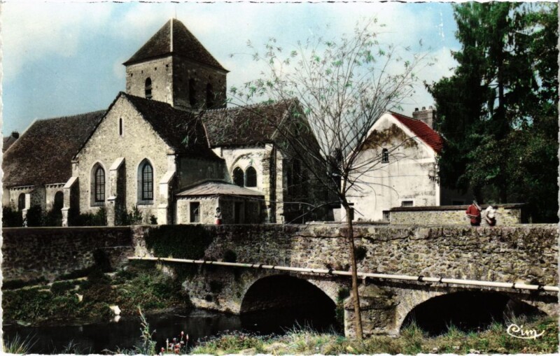 Carte postale ancienne Saint-Cyr-sur-Morin L'Eglise et le Pont sur le Petit Morin à Saint-Cyr-sur-Morin