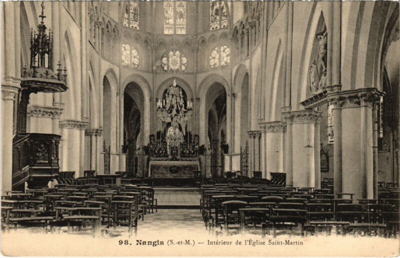 Carte postale ancienne Nangis Interieur de l'Eglise à Nangis