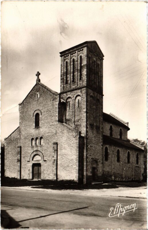 Carte postale ancienne Maison-Rouge-en-Brie L'Eglise à Maison-Rouge