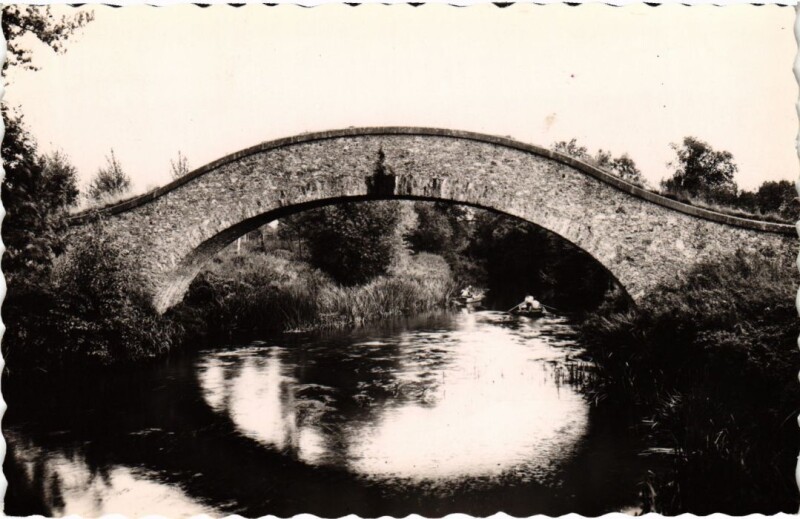 Carte postale ancienne Montry Le Grand Morin et la Dhuys à Montry
