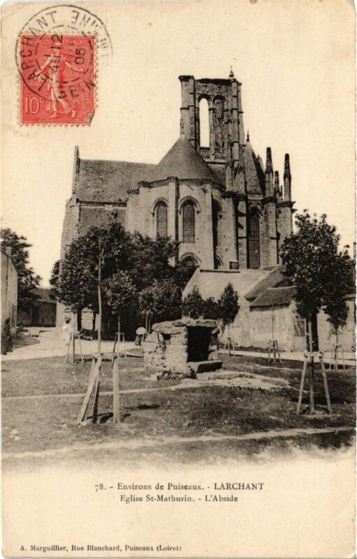 Carte postale ancienne Larchant Eglise Saint-Mathurin - L'Abside à Larchant