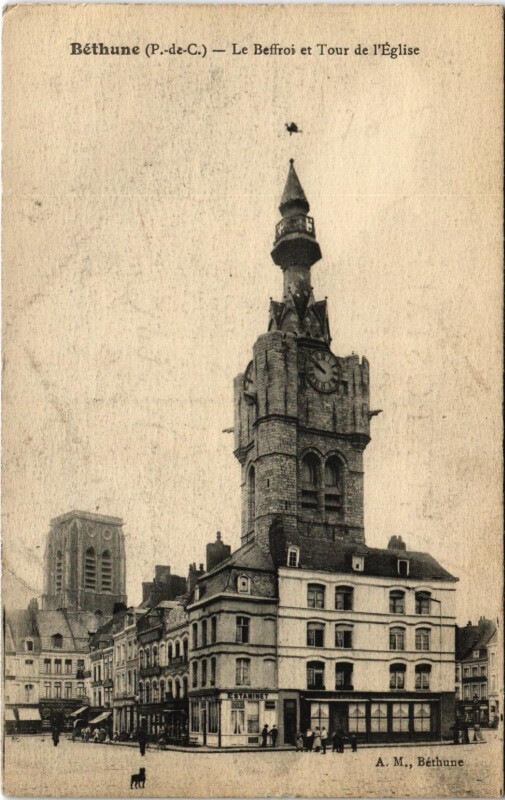 Carte postale ancienne Bethune - Le Beffroi et Tour de l'Eglise à Béthune