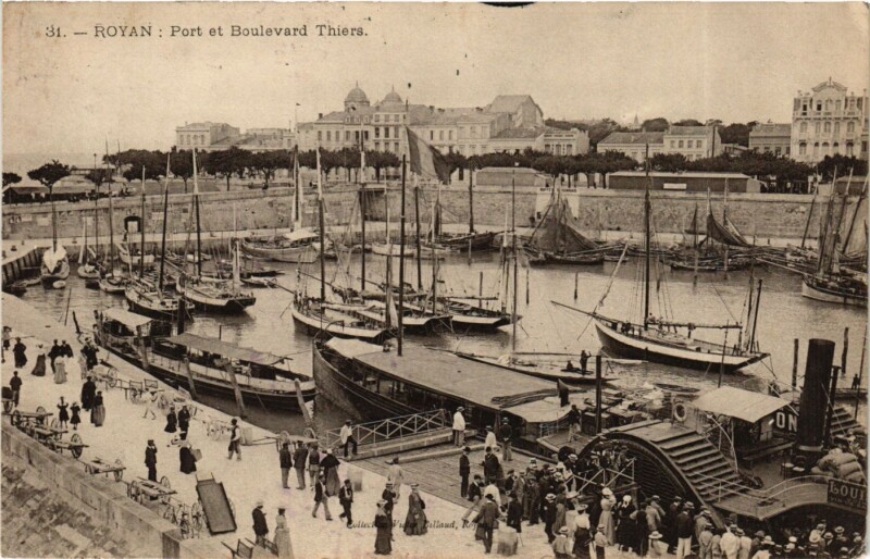Carte postale ancienne Royan - Port et Boulevard Thiers à Royan