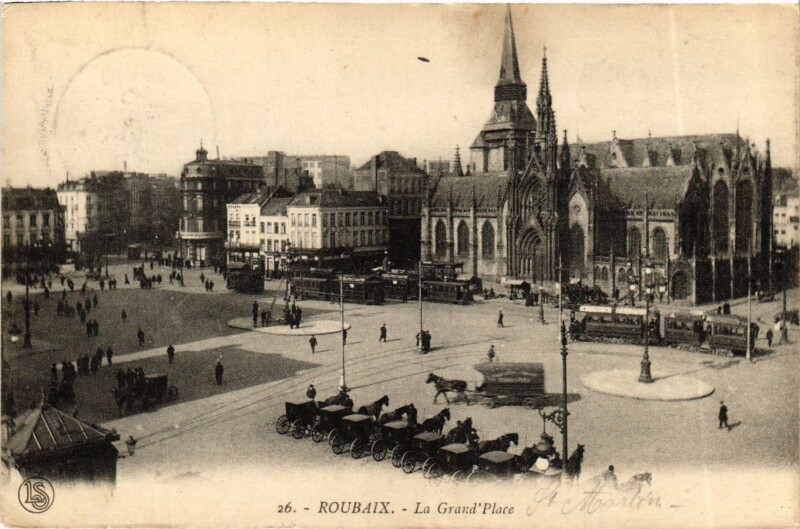 Carte postale ancienne Nord Roubaix La Grand'Place à Roubaix