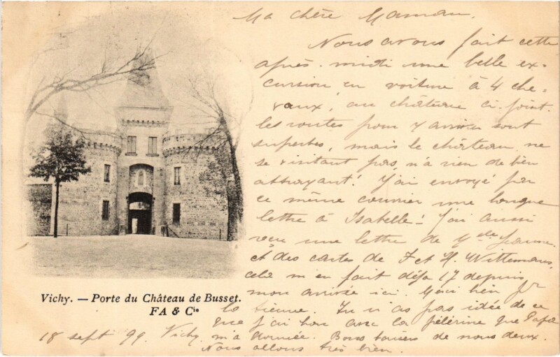 Carte postale ancienne Vichy Porte du Chateau de Busset à Busset