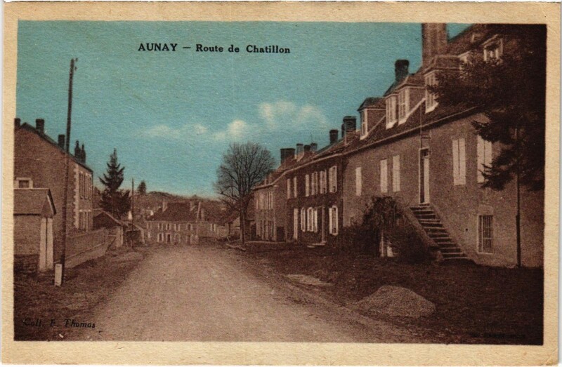Carte postale ancienne Aunay Route de Chatillon Nievre