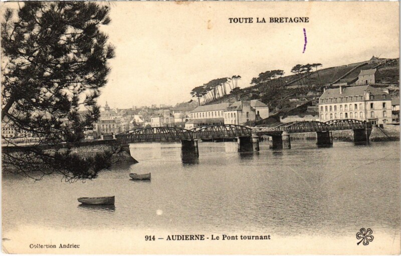 Carte postale ancienne Audierne- Le Pont tournant France à Audierne