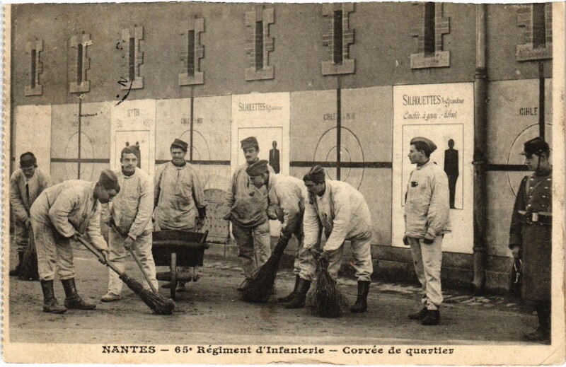 Carte postale ancienne Militaire - Nantes - 65e Regiment d'Infanterie à Nantes