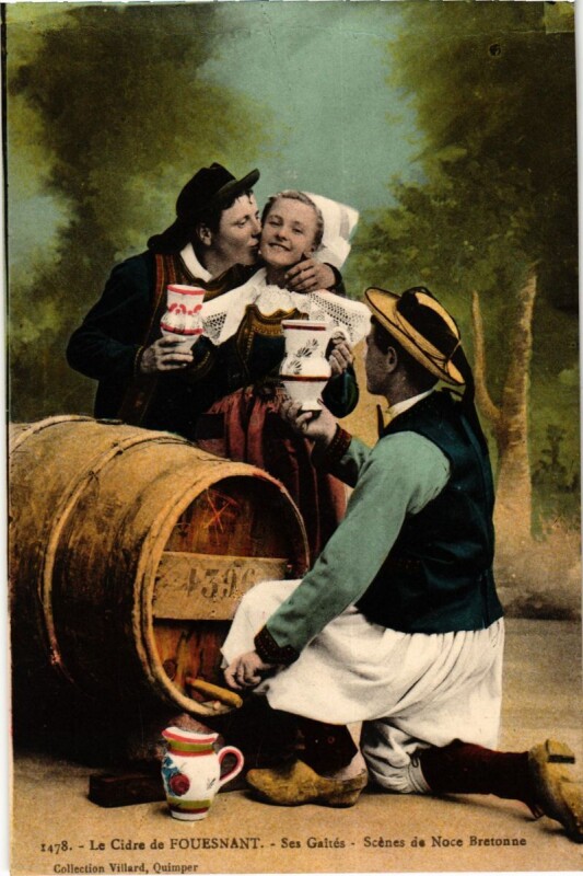 Carte postale ancienne Fouesnant - Le Cidre de Fouesnant - Scene de Noce Bretonne à Fouesnant