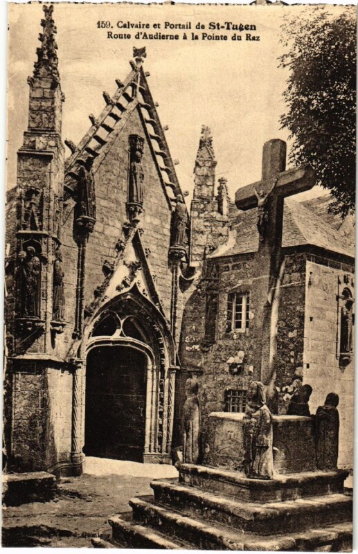 Carte postale ancienne Calvaire et Portail de Saint-Tugen - Route d'Audierne à Audierne