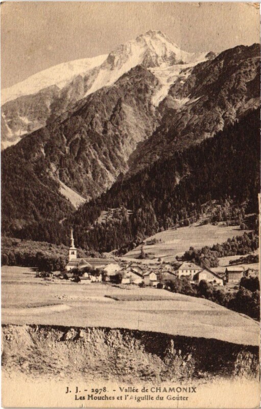 Carte postale ancienne Vallée de Chamonix - Les Houches et l'Aiguille du Gouter aux Houches