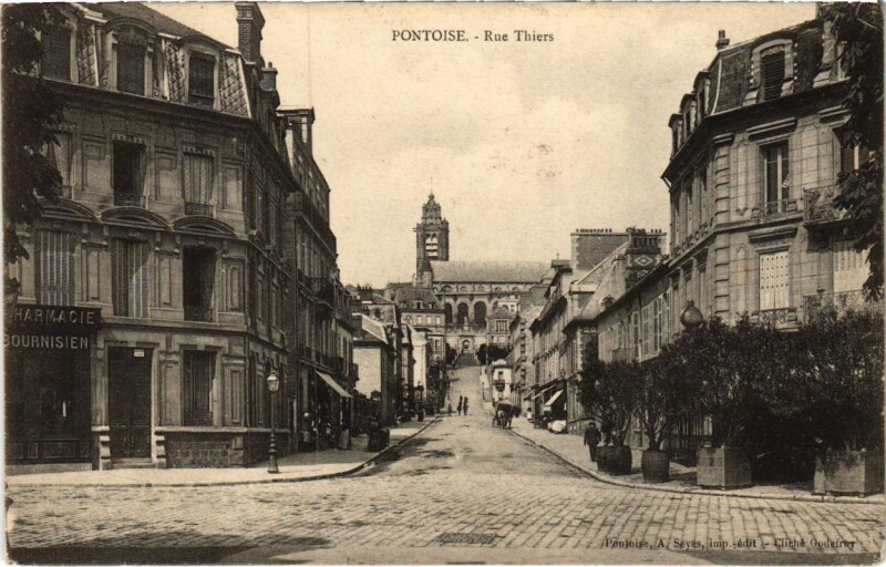 Carte postale ancienne Pontoise - Rue Thiers à Pontoise