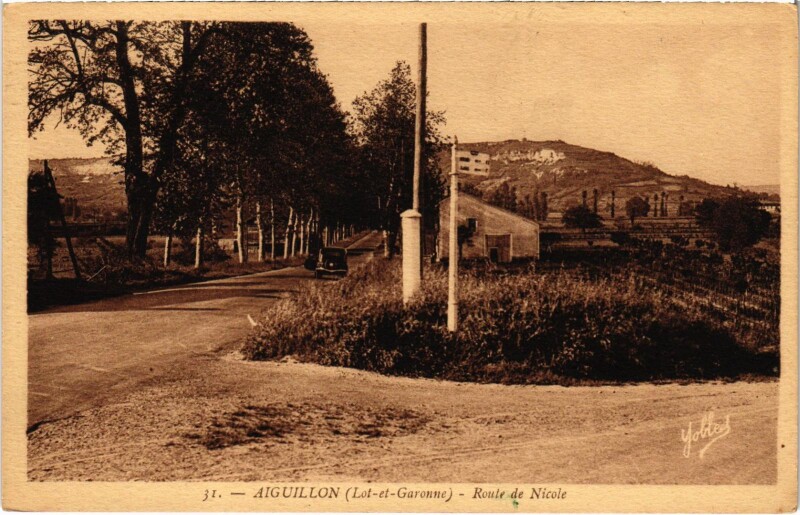 Carte postale ancienne Aiguillon Route de Nicole à Aiguillon