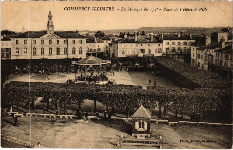 Carte postale ancienne Militaire Commercy - La Musique du 155e - Place de l'Hotel- à Commercy