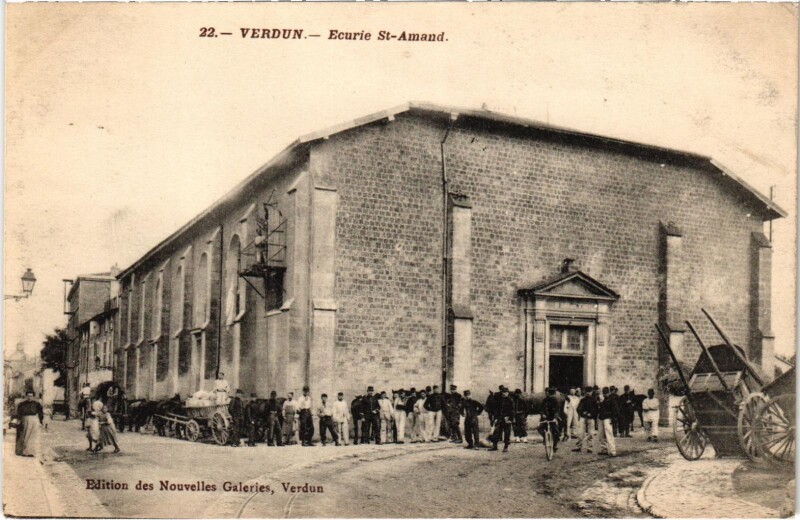 Carte postale ancienne Militaire Verdun - Ecurie Saint-Amand à Verdun