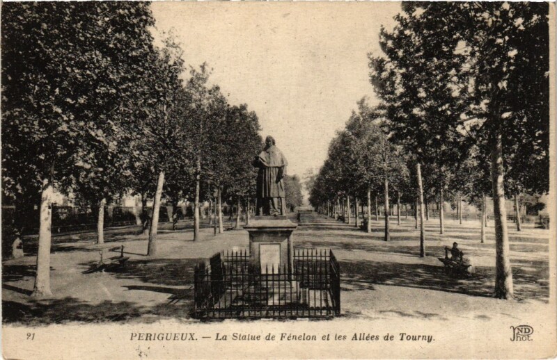 Carte postale ancienne Perigueux Statue de Fénelon allées Tourny