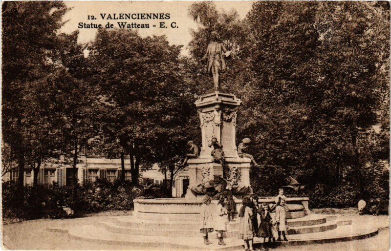 Carte postale ancienne Nord Valenciennes Statue de Watteau à Valenciennes