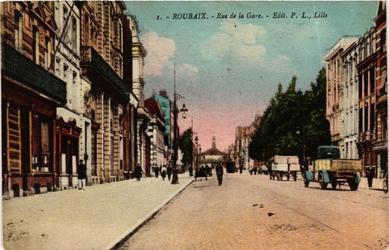 Carte postale ancienne Nord Roubaix Rue de la Gare à Roubaix