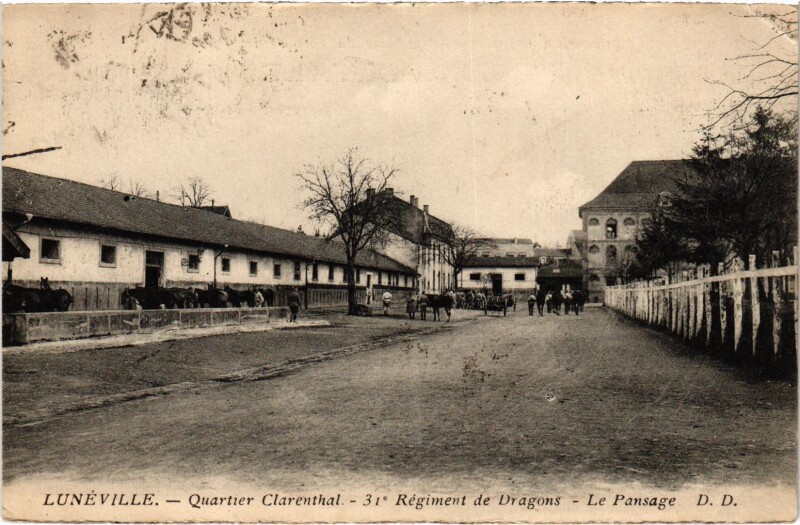 Carte postale ancienne Militaire Lunéville - Quartier Clarenthal - 31e Régiment de à Lunéville