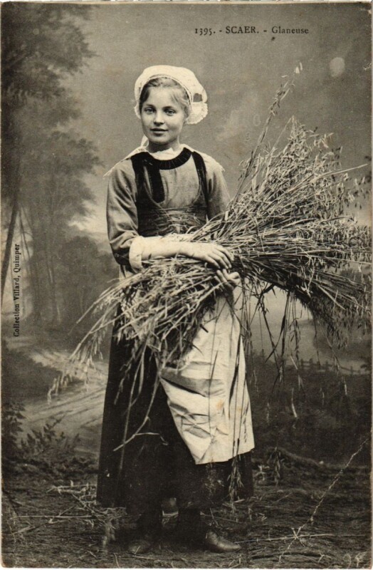 Carte postale ancienne Scaer - Glaneuse - Type à Scaër