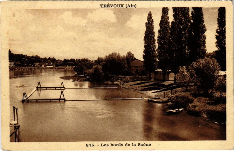 Carte postale ancienne Trevoux - Les Bords de la Saone à Trévoux