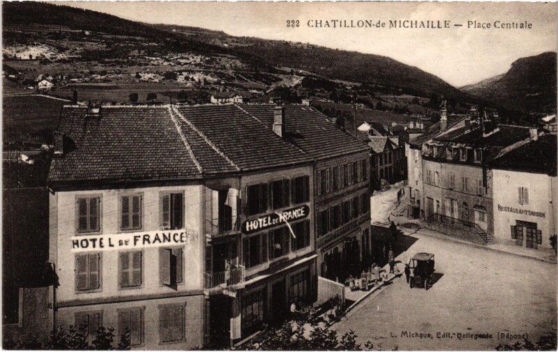 Carte postale ancienne Chatillon-de-Michaille - Place Centrale