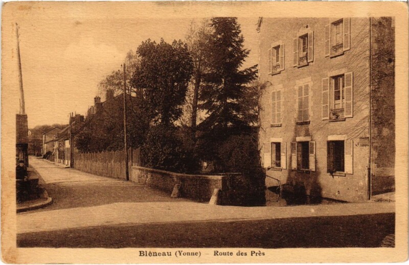 Carte postale ancienne Bleneau - Route des Pres à Bléneau