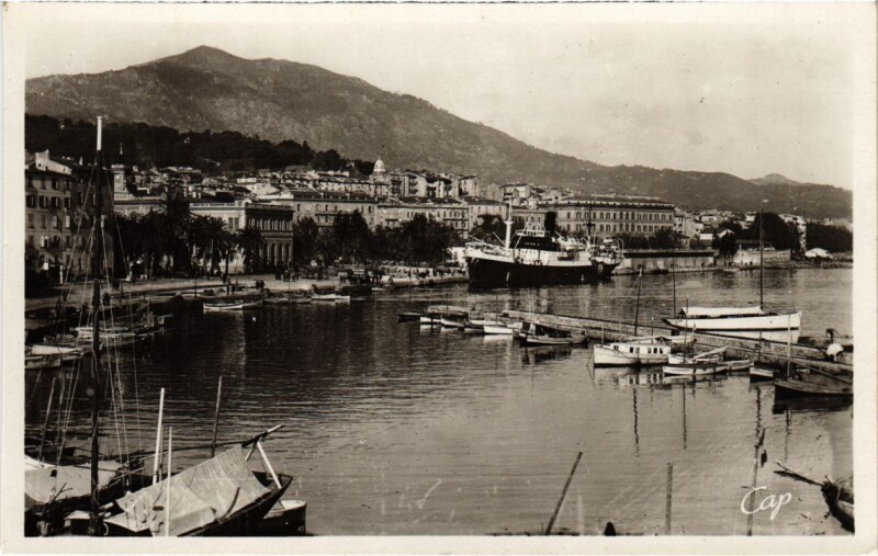 Carte postale ancienne Ajaccio - Vue générale des quais à Ajaccio