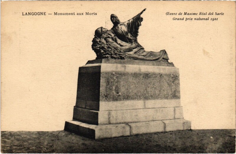 Carte postale ancienne Langogne - Monument aux Morts à Langogne