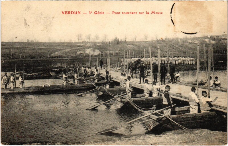 Carte postale ancienne Militaire Verdun - 3e Génie - Pont tournant sur la Mesue à Verdun