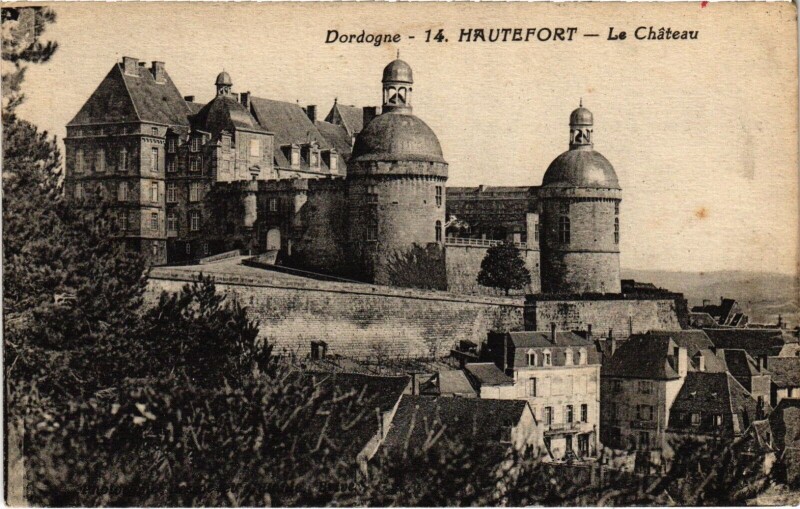 Carte postale ancienne Hautefort-Le Chateau à Hautefort