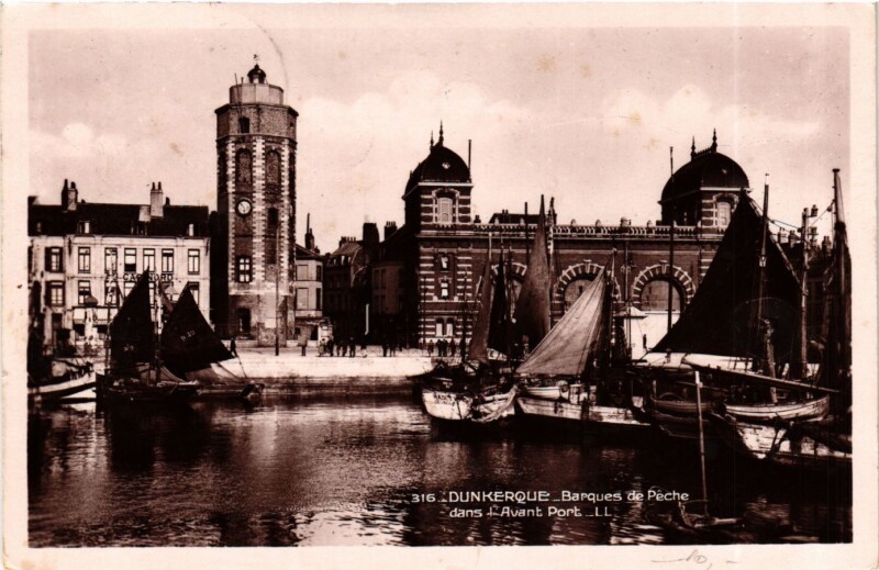 Carte postale ancienne Nord Dunkerque Barques de Péche Port à Dunkerque