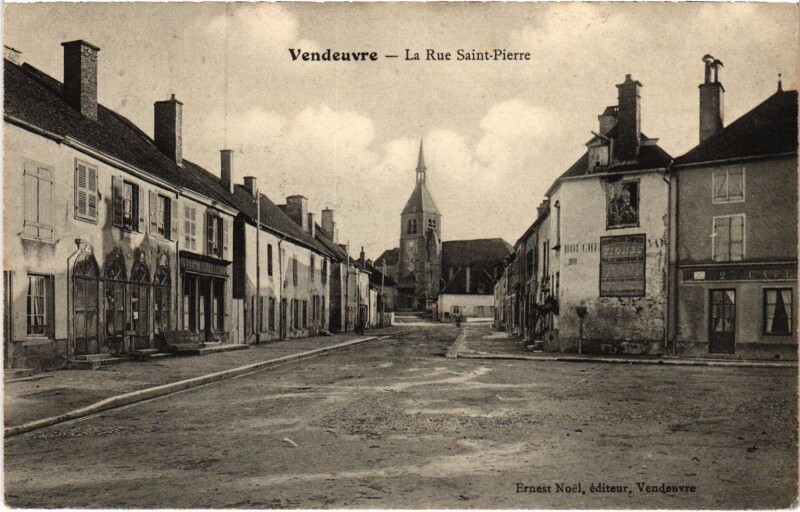 Carte postale ancienne Vendeuvre La Rue Saint-Pierre Aube
