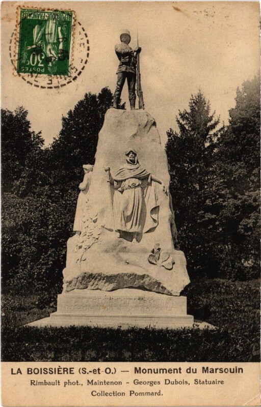 Carte postale ancienne La Boissiere - Monument du Marsouin