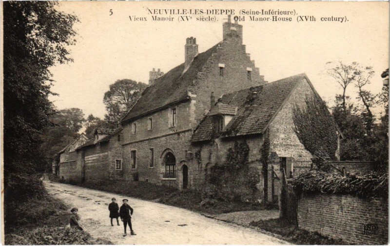 Carte postale ancienne Neuville-les-Dieppe - Vieux Manoir à Dieppe