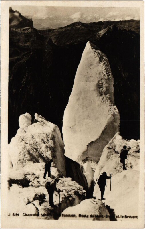 Carte postale ancienne Chamonix - Route du Mont-Blanc