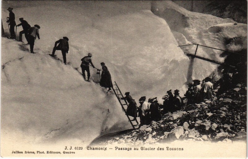 Carte postale ancienne Chamonix - Passage au des bossons