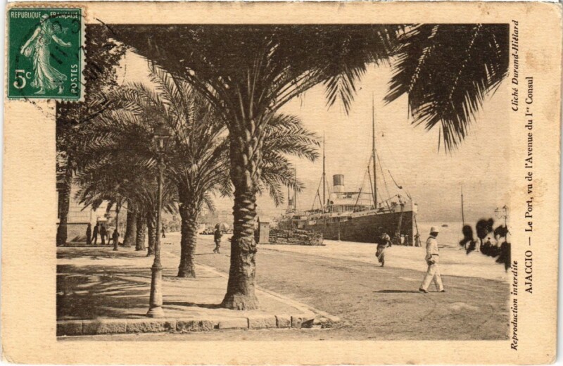Carte postale ancienne Ajaccio - Le Port vu de l'Avenue du Consul à Ajaccio