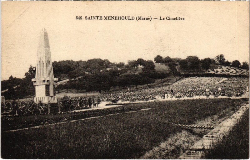 Carte postale ancienne Militaire - Sainte-Menehould - Le Cimetiere à Sainte-Menehould